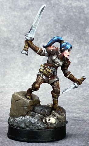 Right view of 77387 Lanelle, Female Half-Elf Rogue