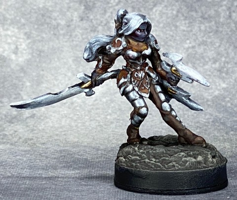 Right view of 77420 Aundine, Dark Elf Warrior